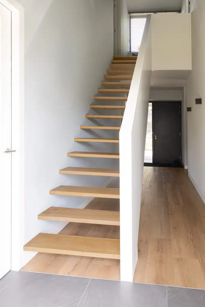 Trap Balustrades modern tredens zwevend.