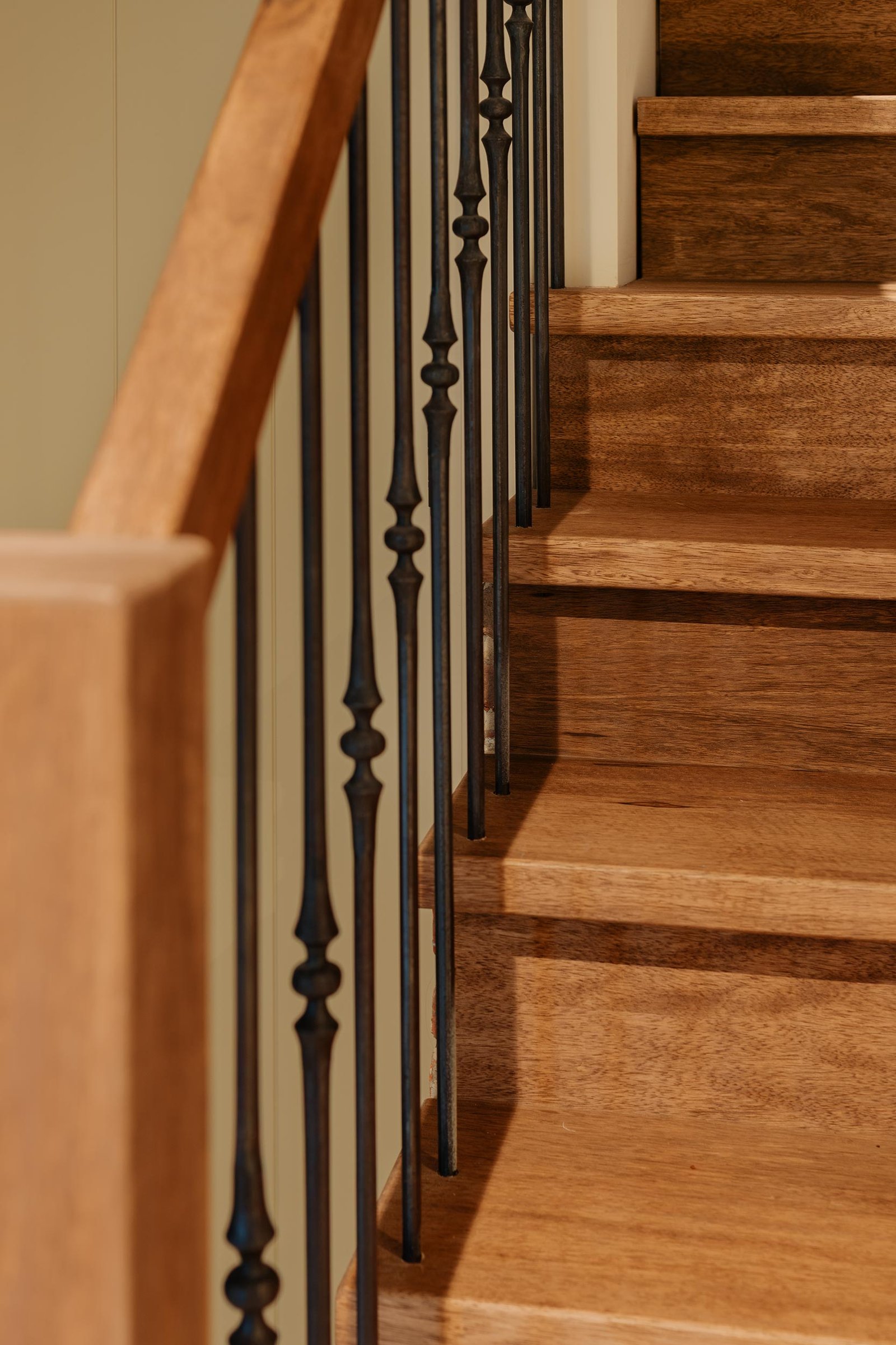 Houten Trap op gemetseld muurtje 00005 Houten Trap op gemetseld muurtje