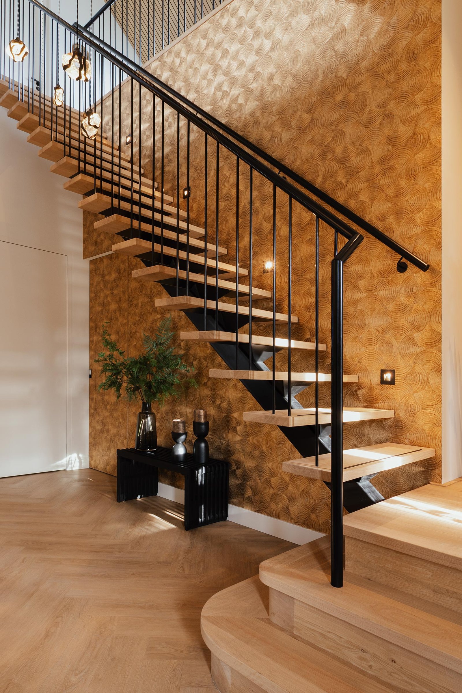 Trap met stalen middenboom