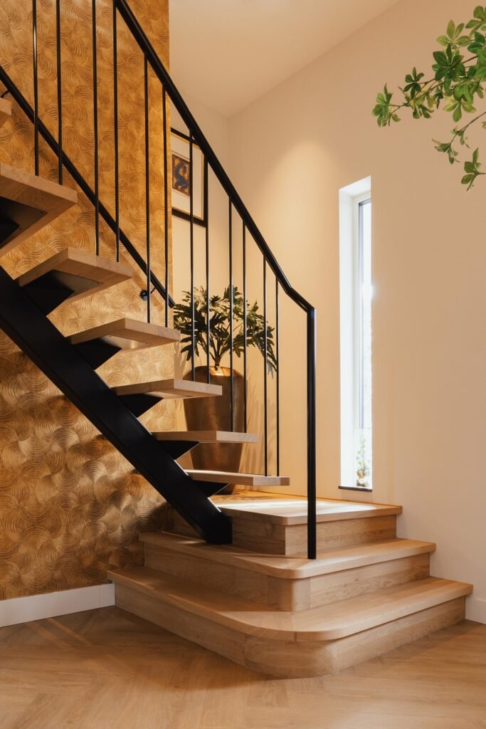 trap met piramide opstap