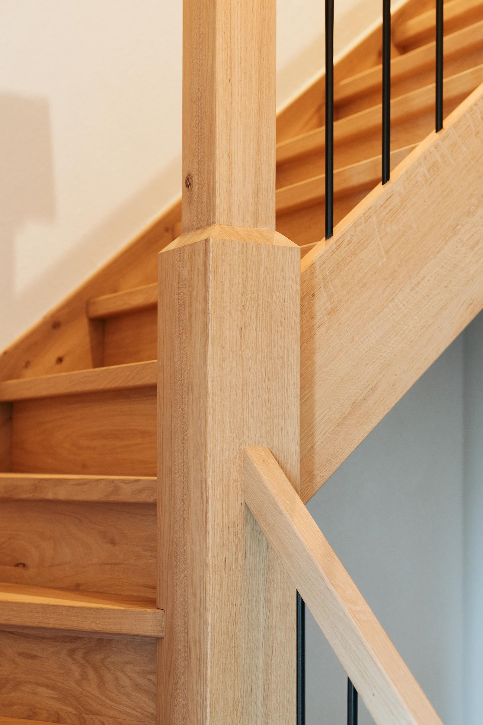 Trap met warme houtlook